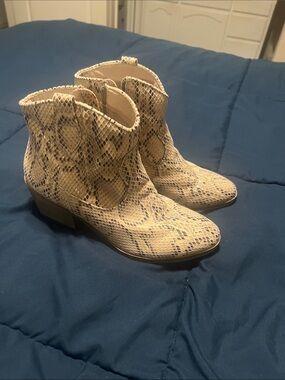 Women’s Snake-Print Ankle Boots in Beige